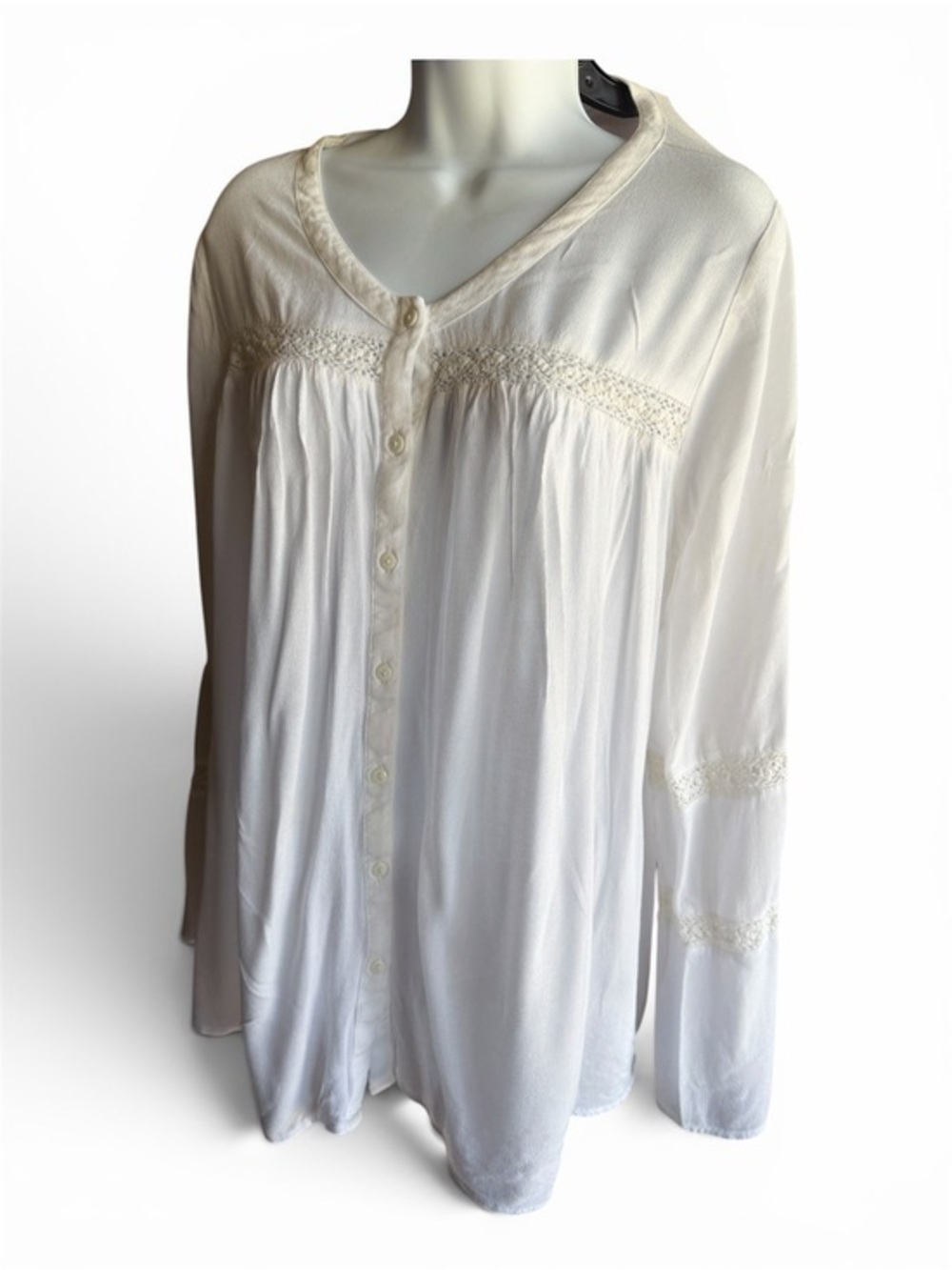 Knox Rose Cream Ivory Crepe Flowy Button-Front Boho Blouse with Lace Trim